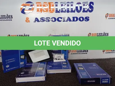 LOTE 425 - 05 REFLETORES DE LED AMBIENTE EXTERNO 100W CADA(NOVO). (NO ESTADO) ATENÇÃO! FAZER A VISITAÇÃO ANTES DE ARREMATAR, NÃO SABEMOS SE FUNCIONA. LEILÃO NÃO TEM GARANTIA E NEM DEVOLUÇÃO, SUJEITO A POSSÍVEIS AVARIAS VISÍVEIS/OCULTAS E/OU AUSÊNCIA DE COMPONENTES.