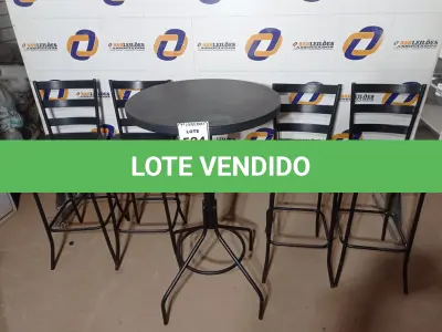 LOTE 524 - 01 MESA BISTRÔ C/04 BAQUETAS. (NO ESTADO) ATENÇÃO! FAZER A VISITAÇÃO ANTES DE ARREMATAR, NÃO SABEMOS SE FUNCIONA. LEILÃO NÃO TEM GARANTIA E NEM DEVOLUÇÃO, SUJEITO A POSSÍVEIS AVARIAS VISÍVEIS/OCULTAS E/OU AUSÊNCIA DE COMPONENTES.
