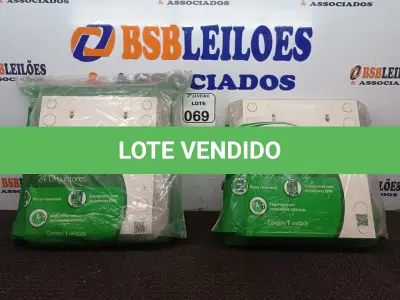 LOTE 069 - 02 QUADROS DE DISTRIBUIÇÃO COMPATÍVEL ATÉ 24 DISJUNTORES MARCA AMANCO (NOVO). (NO ESTADO) ATENÇÃO! FAZER A VISITAÇÃO ANTES DE ARREMATAR, NÃO SABEMOS SE FUNCIONA. LEILÃO NÃO TEM GARANTIA E NEM DEVOLUÇÃO, SUJEITO A POSSÍVEIS AVARIAS VISÍVEIS/OCULTAS E/OU AUSÊNCIA DE COMPONENTES.