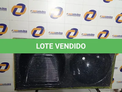 LOTE 142 - 01 TANQUE DE FIBRA 124CM X 62CM. (NO ESTADO) ATENÇÃO! FAZER A VISITAÇÃO ANTES DE ARREMATAR, NÃO SABEMOS SE FUNCIONA. LEILÃO NÃO TEM GARANTIA E NEM DEVOLUÇÃO, SUJEITO A POSSÍVEIS AVARIAS VISÍVEIS/OCULTAS E/OU AUSÊNCIA DE COMPONENTES.