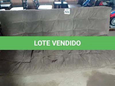 LOTE 523 - 01 SOFÁ-CAMA NA COR MARROM 03 LUGARES. (NO ESTADO) ATENÇÃO! FAZER A VISITAÇÃO ANTES DE ARREMATAR, NÃO SABEMOS SE FUNCIONA. LEILÃO NÃO TEM GARANTIA E NEM DEVOLUÇÃO, SUJEITO A POSSÍVEIS AVARIAS VISÍVEIS/OCULTAS E/OU AUSÊNCIA DE COMPONENTES.