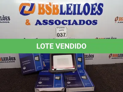LOTE 037 - 05 REFLETORES DE LED 100W. (NO ESTADO) ATENÇÃO! FAZER A VISITAÇÃO ANTES DE ARREMATAR, NÃO SABEMOS SE FUNCIONA. LEILÃO NÃO TEM GARANTIA E NEM DEVOLUÇÃO, SUJEITO A POSSÍVEIS AVARIAS VISÍVEIS/OCULTAS E/OU AUSÊNCIA DE COMPONENTES.