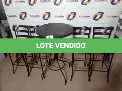 LOTE 531 - 01 MESA BISTRÔ C/04 BAQUETAS. (NO ESTADO) ATENÇÃO! FAZER A VISITAÇÃO ANTES DE ARREMATAR, NÃO SABEMOS SE FUNCIONA. LEILÃO NÃO TEM GARANTIA E NEM DEVOLUÇÃO, SUJEITO A POSSÍVEIS AVARIAS VISÍVEIS/OCULTAS E/OU AUSÊNCIA DE COMPONENTES.