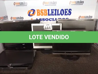LOTE 444 - 04 MONITORES LCD MARCAS E MODELOS DIVERSOS E 01 ALL IN ONE MARCA AOC P/RETIRADA DE PEÇAS. (NO ESTADO) ATENÇÃO! FAZER A VISITAÇÃO ANTES DE ARREMATAR, NÃO SABEMOS SE FUNCIONA. LEILÃO NÃO TEM GARANTIA E NEM DEVOLUÇÃO, SUJEITO A POSSÍVEIS AVARIAS VISÍVEIS/OCULTAS E/OU AUSÊNCIA DE COMPONENTES.