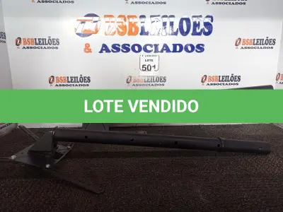 LOTE 501 - 02 SUPORTES P/TV DE FERRO. (NO ESTADO) ATENÇÃO! FAZER A VISITAÇÃO ANTES DE ARREMATAR, NÃO SABEMOS SE FUNCIONA. LEILÃO NÃO TEM GARANTIA E NEM DEVOLUÇÃO, SUJEITO A POSSÍVEIS AVARIAS VISÍVEIS/OCULTAS E/OU AUSÊNCIA DE COMPONENTES.