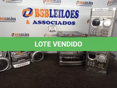 LOTE 426 - 04 APARELHOS DE SOM MARCAS E MODELOS DIVERSOS. (NO ESTADO) ATENÇÃO! FAZER A VISITAÇÃO ANTES DE ARREMATAR, NÃO SABEMOS SE FUNCIONA. LEILÃO NÃO TEM GARANTIA E NEM DEVOLUÇÃO, SUJEITO A POSSÍVEIS AVARIAS VISÍVEIS/OCULTAS E/OU AUSÊNCIA DE COMPONENTES.