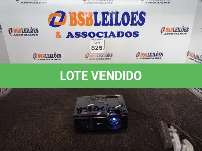LOTE 528 - 01 PROJETOR MULTIMÍDIA BENQ. (NO ESTADO) ATENÇÃO! FAZER A VISITAÇÃO ANTES DE ARREMATAR, NÃO SABEMOS SE FUNCIONA. LEILÃO NÃO TEM GARANTIA E NEM DEVOLUÇÃO, SUJEITO A POSSÍVEIS AVARIAS VISÍVEIS/OCULTAS E/OU AUSÊNCIA DE COMPONENTES.