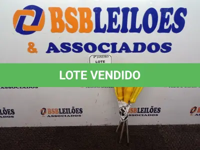 LOTE 017 - 07 CHAVES PHILIPS TAMANHOS DIVERSOS. (NO ESTADO) ATENÇÃO! FAZER A VISITAÇÃO ANTES DE ARREMATAR, NÃO SABEMOS SE FUNCIONA. LEILÃO NÃO TEM GARANTIA E NEM DEVOLUÇÃO, SUJEITO A POSSÍVEIS AVARIAS VISÍVEIS/OCULTAS E/OU AUSÊNCIA DE COMPONENTES.