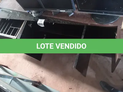 LOTE 469 - 01 ARMÁRIO BAIXO NA COR MARROM EM MADEIRA C/05 PORTAS. (NO ESTADO) ATENÇÃO! FAZER A VISITAÇÃO ANTES DE ARREMATAR, NÃO SABEMOS SE FUNCIONA. LEILÃO NÃO TEM GARANTIA E NEM DEVOLUÇÃO, SUJEITO A POSSÍVEIS AVARIAS VISÍVEIS/OCULTAS E/OU AUSÊNCIA DE COMPONENTES.