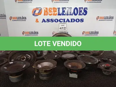 LOTE 412 - 01 LOTE C/VÁRIOS ALTO-FALANTES MARCAS E MODELOS DIVERSOS. (NO ESTADO) ATENÇÃO! FAZER A VISITAÇÃO ANTES DE ARREMATAR, NÃO SABEMOS SE FUNCIONA. LEILÃO NÃO TEM GARANTIA E NEM DEVOLUÇÃO, SUJEITO A POSSÍVEIS AVARIAS VISÍVEIS/OCULTAS E/OU AUSÊNCIA DE COMPONENTES.