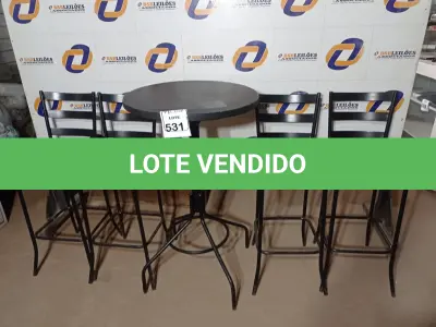 LOTE 531 - 01 MESA BISTRÔ C/04 BAQUETAS. (NO ESTADO) ATENÇÃO! FAZER A VISITAÇÃO ANTES DE ARREMATAR, NÃO SABEMOS SE FUNCIONA. LEILÃO NÃO TEM GARANTIA E NEM DEVOLUÇÃO, SUJEITO A POSSÍVEIS AVARIAS VISÍVEIS/OCULTAS E/OU AUSÊNCIA DE COMPONENTES.
