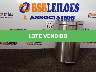 LOTE 132 - 01 LIXEIRA INOX COM PEDAL CAPACIDADE 12L. (NOVA) (NO ESTADO) ATENÇÃO! FAZER A VISITAÇÃO ANTES DE ARREMATAR, NÃO SABEMOS SE FUNCIONA. LEILÃO NÃO TEM GARANTIA E NEM DEVOLUÇÃO, SUJEITO A POSSÍVEIS AVARIAS VISÍVEIS/OCULTAS E/OU AUSÊNCIA DE COMPONENTES.
