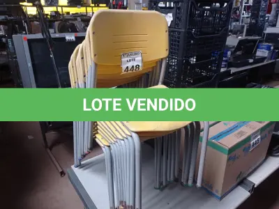 LOTE 448 - 01 LOTE C/APROXIMADAMENTE 10 CADEIRAS INFANTIS NA COR AMARELO. (NO ESTADO) ATENÇÃO! FAZER A VISITAÇÃO ANTES DE ARREMATAR, NÃO SABEMOS SE FUNCIONA. LEILÃO NÃO TEM GARANTIA E NEM DEVOLUÇÃO, SUJEITO A POSSÍVEIS AVARIAS VISÍVEIS/OCULTAS E/OU AUSÊNCIA DE COMPONENTES.