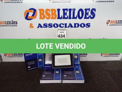 LOTE 434 - 05 REFLETORES DE LED AMBIENTE EXTERNO 100W CADA(NOVO). (NO ESTADO) ATENÇÃO! FAZER A VISITAÇÃO ANTES DE ARREMATAR, NÃO SABEMOS SE FUNCIONA. LEILÃO NÃO TEM GARANTIA E NEM DEVOLUÇÃO, SUJEITO A POSSÍVEIS AVARIAS VISÍVEIS/OCULTAS E/OU AUSÊNCIA DE COMPONENTES.