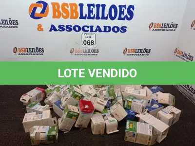 LOTE 068 - 01 CAIXA C/APROXIMADAMENTE 30 LÂMPADAS MODELOS DIVERSOS. (NOVO). (NO ESTADO) ATENÇÃO! FAZER A VISITAÇÃO ANTES DE ARREMATAR, NÃO SABEMOS SE FUNCIONA. LEILÃO NÃO TEM GARANTIA E NEM DEVOLUÇÃO, SUJEITO A POSSÍVEIS AVARIAS VISÍVEIS/OCULTAS E/OU AUSÊNCIA DE COMPONENTES.