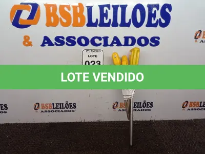 LOTE 023 - 04 CHAVES PHILIPS E 02 CHAVES DE FENDAS TAMANHOS DIVERSOS. (NO ESTADO) ATENÇÃO! FAZER A VISITAÇÃO ANTES DE ARREMATAR, NÃO SABEMOS SE FUNCIONA. LEILÃO NÃO TEM GARANTIA E NEM DEVOLUÇÃO, SUJEITO A POSSÍVEIS AVARIAS VISÍVEIS/OCULTAS E/OU AUSÊNCIA DE COMPONENTES.
