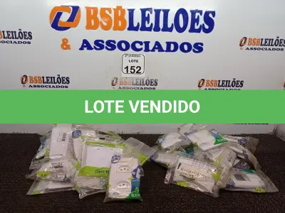 LOTE 152 - 01 LOTE COM GRANDE QUANTIDADE DE TOMADAS, INTERRUPTORES SIMPLES, PLACA CEGA. (NOVO). (NO ESTADO) ATENÇÃO! FAZER A VISITAÇÃO ANTES DE ARREMATAR, NÃO SABEMOS SE FUNCIONA. LEILÃO NÃO TEM GARANTIA E NEM DEVOLUÇÃO, SUJEITO A POSSÍVEIS AVARIAS VISÍVEIS/OCULTAS E/OU AUSÊNCIA DE COMPONENTES.