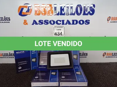 LOTE 434 - 05 REFLETORES DE LED AMBIENTE EXTERNO 100W CADA(NOVO). (NO ESTADO) ATENÇÃO! FAZER A VISITAÇÃO ANTES DE ARREMATAR, NÃO SABEMOS SE FUNCIONA. LEILÃO NÃO TEM GARANTIA E NEM DEVOLUÇÃO, SUJEITO A POSSÍVEIS AVARIAS VISÍVEIS/OCULTAS E/OU AUSÊNCIA DE COMPONENTES.