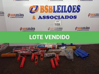 LOTE 109 - 03 SUPORTES P/ROLO DE PINTURA MARCA TIGRE, 04 ROLOS P/PINTURA (NOVOS) E 02 MINI ROLOS P/PINTURA JÁ C/SUPORTE. (NO ESTADO) ATENÇÃO! FAZER A VISITAÇÃO ANTES DE ARREMATAR, NÃO SABEMOS SE FUNCIONA. LEILÃO NÃO TEM GARANTIA E NEM DEVOLUÇÃO, SUJEITO A POSSÍVEIS AVARIAS VISÍVEIS/OCULTAS E/OU AUSÊNCIA DE COMPONENTES.