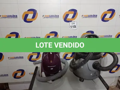 LOTE 119 - 02 ASPIRADORES DE PÓ. (NO ESTADO) ATENÇÃO! FAZER A VISITAÇÃO ANTES DE ARREMATAR, NÃO SABEMOS SE FUNCIONA. LEILÃO NÃO TEM GARANTIA E NEM DEVOLUÇÃO, SUJEITO A POSSÍVEIS AVARIAS VISÍVEIS/OCULTAS E/OU AUSÊNCIA DE COMPONENTES.