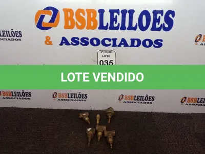 LOTE 035 - 05 REGISTROS PARA BANHEIRO DIVERSOS. (NO ESTADO) ATENÇÃO! FAZER A VISITAÇÃO ANTES DE ARREMATAR, NÃO SABEMOS SE FUNCIONA. LEILÃO NÃO TEM GARANTIA E NEM DEVOLUÇÃO, SUJEITO A POSSÍVEIS AVARIAS VISÍVEIS/OCULTAS E/OU AUSÊNCIA DE COMPONENTES.