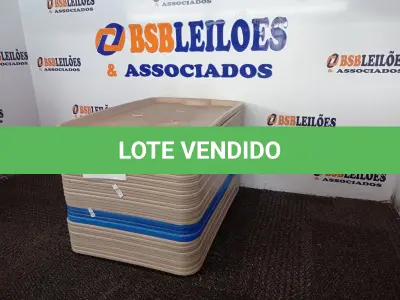 LOTE 520 - 01 LOTE C/APROXIMADAMENTE 40 BANDEJAS DE PLÁSTICO. (NO ESTADO) ATENÇÃO! FAZER A VISITAÇÃO ANTES DE ARREMATAR, NÃO SABEMOS SE FUNCIONA. LEILÃO NÃO TEM GARANTIA E NEM DEVOLUÇÃO, SUJEITO A POSSÍVEIS AVARIAS VISÍVEIS/OCULTAS E/OU AUSÊNCIA DE COMPONENTES.