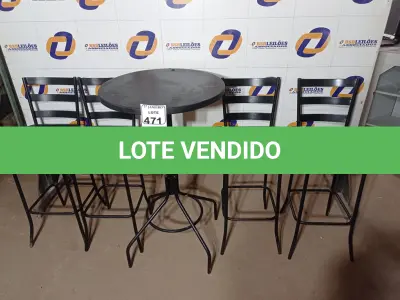 LOTE 471 - 01 MESA BISTRÔ C/04 BANQUETAS. (NO ESTADO) ATENÇÃO! FAZER A VISITAÇÃO ANTES DE ARREMATAR, NÃO SABEMOS SE FUNCIONA. LEILÃO NÃO TEM GARANTIA E NEM DEVOLUÇÃO, SUJEITO A POSSÍVEIS AVARIAS VISÍVEIS/OCULTAS E/OU AUSÊNCIA DE COMPONENTES.