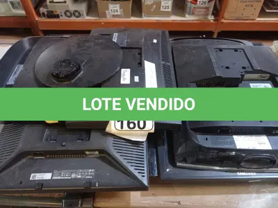 LOTE 160 - 11 MONITORES MARCAS E MODELOS DIVERSOS P/RETIRADA DE PEÇAS. (TODOS S/PÉ). (NO ESTADO) ATENÇÃO! FAZER A VISITAÇÃO ANTES DE ARREMATAR, NÃO SABEMOS SE FUNCIONA. LEILÃO NÃO TEM GARANTIA E NEM DEVOLUÇÃO, SUJEITO A POSSÍVEIS AVARIAS VISÍVEIS/OCULTAS E/OU AUSÊNCIA DE COMPONENTES.