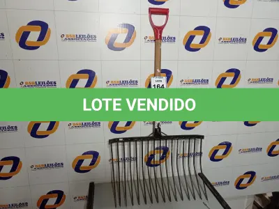 LOTE 164 - 01 GARFO P/FENO. (NO ESTADO) ATENÇÃO! FAZER A VISITAÇÃO ANTES DE ARREMATAR, NÃO SABEMOS SE FUNCIONA. LEILÃO NÃO TEM GARANTIA E NEM DEVOLUÇÃO, SUJEITO A POSSÍVEIS AVARIAS VISÍVEIS/OCULTAS E/OU AUSÊNCIA DE COMPONENTES.