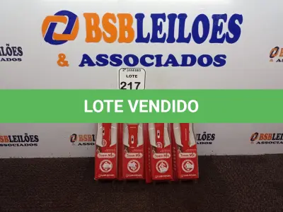 LOTE 217 - 04 MICROFONES SEMI PROFISSIONAL. (NO ESTADO) ATENÇÃO! FAZER A VISITAÇÃO ANTES DE ARREMATAR, NÃO SABEMOS SE FUNCIONA. LEILÃO NÃO TEM GARANTIA E NEM DEVOLUÇÃO, SUJEITO A POSSÍVEIS AVARIAS VISÍVEIS/OCULTAS E/OU AUSÊNCIA DE COMPONENTES.