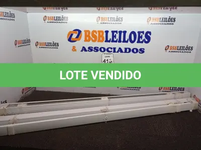 LOTE 415 - 02 PERSIANAS. (NO ESTADO) ATENÇÃO! FAZER A VISITAÇÃO ANTES DE ARREMATAR, NÃO SABEMOS SE FUNCIONA. LEILÃO NÃO TEM GARANTIA E NEM DEVOLUÇÃO, SUJEITO A POSSÍVEIS AVARIAS VISÍVEIS/OCULTAS E/OU AUSÊNCIA DE COMPONENTES.