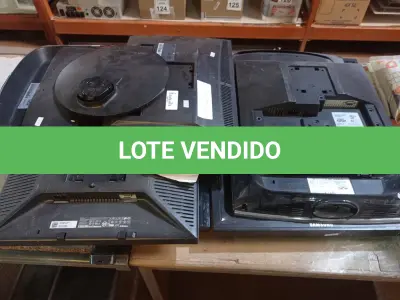 LOTE 160 - 11 MONITORES MARCAS E MODELOS DIVERSOS P/RETIRADA DE PEÇAS. (TODOS S/PÉ). (NO ESTADO) ATENÇÃO! FAZER A VISITAÇÃO ANTES DE ARREMATAR, NÃO SABEMOS SE FUNCIONA. LEILÃO NÃO TEM GARANTIA E NEM DEVOLUÇÃO, SUJEITO A POSSÍVEIS AVARIAS VISÍVEIS/OCULTAS E/OU AUSÊNCIA DE COMPONENTES.