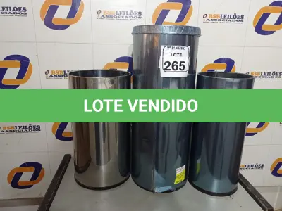 LOTE 265 - 03 LIXEIRAS REDONDAS EM INOX. (NO ESTADO) ATENÇÃO! FAZER A VISITAÇÃO ANTES DE ARREMATAR, NÃO SABEMOS SE FUNCIONA. LEILÃO NÃO TEM GARANTIA E NEM DEVOLUÇÃO, SUJEITO A POSSÍVEIS AVARIAS VISÍVEIS/OCULTAS E/OU AUSÊNCIA DE COMPONENTES.