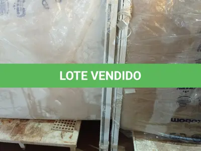 LOTE 424 - 02 PERSIANAS. (NO ESTADO) ATENÇÃO! FAZER A VISITAÇÃO ANTES DE ARREMATAR, NÃO SABEMOS SE FUNCIONA. LEILÃO NÃO TEM GARANTIA E NEM DEVOLUÇÃO, SUJEITO A POSSÍVEIS AVARIAS VISÍVEIS/OCULTAS E/OU AUSÊNCIA DE COMPONENTES.