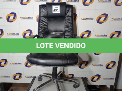 LOTE 431 - 01 CADEIRA DE ESCRITÓRIO COM ESPALDAR ALTO. (NO ESTADO) ATENÇÃO! FAZER A VISITAÇÃO ANTES DE ARREMATAR, NÃO SABEMOS SE FUNCIONA. LEILÃO NÃO TEM GARANTIA E NEM DEVOLUÇÃO, SUJEITO A POSSÍVEIS AVARIAS VISÍVEIS/OCULTAS E/OU AUSÊNCIA DE COMPONENTES.