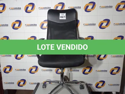 LOTE 427 - 01 CADEIRA DE ESCRITÓRIO COM ESPALDAR ALTO. (NO ESTADO) ATENÇÃO! FAZER A VISITAÇÃO ANTES DE ARREMATAR, NÃO SABEMOS SE FUNCIONA. LEILÃO NÃO TEM GARANTIA E NEM DEVOLUÇÃO, SUJEITO A POSSÍVEIS AVARIAS VISÍVEIS/OCULTAS E/OU AUSÊNCIA DE COMPONENTES.