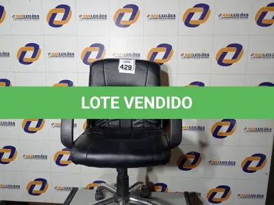 LOTE 429 - 01 CADEIRA DE ESCRITÓRIO. (NO ESTADO) ATENÇÃO! FAZER A VISITAÇÃO ANTES DE ARREMATAR, NÃO SABEMOS SE FUNCIONA. LEILÃO NÃO TEM GARANTIA E NEM DEVOLUÇÃO, SUJEITO A POSSÍVEIS AVARIAS VISÍVEIS/OCULTAS E/OU AUSÊNCIA DE COMPONENTES.