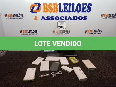 LOTE 205 - 01 LOTE COM CARREGADORES PORTÁTEIS. (NO ESTADO) ATENÇÃO! FAZER A VISITAÇÃO ANTES DE ARREMATAR, NÃO SABEMOS SE FUNCIONA. LEILÃO NÃO TEM GARANTIA E NEM DEVOLUÇÃO, SUJEITO A POSSÍVEIS AVARIAS VISÍVEIS/OCULTAS E/OU AUSÊNCIA DE COMPONENTES.