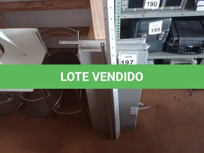 LOTE 197 - 01 ESTANTE DE AÇO DESMONTADA COM 05 PRATELEIRAS. (NOVO) (NO ESTADO) ATENÇÃO! FAZER A VISITAÇÃO ANTES DE ARREMATAR, NÃO SABEMOS SE FUNCIONA. LEILÃO NÃO TEM GARANTIA E NEM DEVOLUÇÃO, SUJEITO A POSSÍVEIS AVARIAS VISÍVEIS/OCULTAS E/OU AUSÊNCIA DE COMPONENTES.