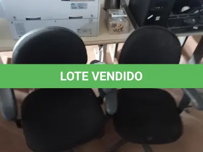 LOTE 244 - 02 CADEIRAS GIRATÓRIAS PARA ESCRITÓRIO. (NO ESTADO) ATENÇÃO! FAZER A VISITAÇÃO ANTES DE ARREMATAR, NÃO SABEMOS SE FUNCIONA. LEILÃO NÃO TEM GARANTIA E NEM DEVOLUÇÃO, SUJEITO A POSSÍVEIS AVARIAS VISÍVEIS/OCULTAS E/OU AUSÊNCIA DE COMPONENTES.