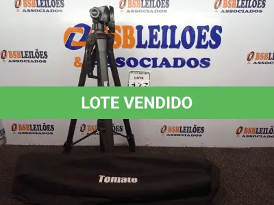 LOTE 177 - 01 TRIPÉ MARCA TOMATE MODELO MTG-3016. (NO ESTADO) ATENÇÃO! FAZER A VISITAÇÃO ANTES DE ARREMATAR, NÃO SABEMOS SE FUNCIONA. LEILÃO NÃO TEM GARANTIA E NEM DEVOLUÇÃO, SUJEITO A POSSÍVEIS AVARIAS VISÍVEIS/OCULTAS E/OU AUSÊNCIA DE COMPONENTES.