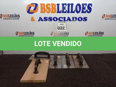 LOTE 022 - 05 DESEMPENADEIRAS, SENDO 04 EM AÇO DENTADO MEDINDO 26X12CM E 01 DE MADEIRA MEDINDO 17 X 30 CM. (NO ESTADO) ATENÇÃO! FAZER A VISITAÇÃO ANTES DE ARREMATAR, NÃO SABEMOS SE FUNCIONA. LEILÃO NÃO TEM GARANTIA E NEM DEVOLUÇÃO, SUJEITO A POSSÍVEIS AVARIAS VISÍVEIS/OCULTAS E/OU AUSÊNCIA DE COMPONENTES.