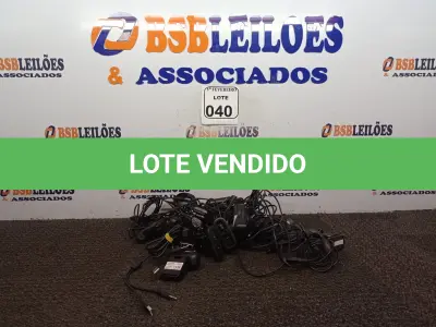 LOTE 040 - 01 LOTE COM DIVERSAS WEBCAMS USB. (NO ESTADO) ATENÇÃO! FAZER A VISITAÇÃO ANTES DE ARREMATAR, NÃO SABEMOS SE FUNCIONA. LEILÃO NÃO TEM GARANTIA E NEM DEVOLUÇÃO, SUJEITO A POSSÍVEIS AVARIAS VISÍVEIS/OCULTAS E/OU AUSÊNCIA DE COMPONENTES.