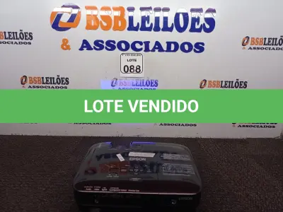 LOTE 088 - 01 PROJETOR MULTIMÍDIA LCD MODELO H369A MARCA EPSON. (NO ESTADO) ATENÇÃO! FAZER A VISITAÇÃO ANTES DE ARREMATAR, NÃO SABEMOS SE FUNCIONA. LEILÃO NÃO TEM GARANTIA E NEM DEVOLUÇÃO, SUJEITO A POSSÍVEIS AVARIAS VISÍVEIS/OCULTAS E/OU AUSÊNCIA DE COMPONENTES.