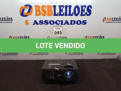 LOTE 045 - 01 PROJETOR MULTIMIDIA LCD MODELO MP512MARCA BENQ. (NO ESTADO) ATENÇÃO! FAZER A VISITAÇÃO ANTES DE ARREMATAR, NÃO SABEMOS SE FUNCIONA. LEILÃO NÃO TEM GARANTIA E NEM DEVOLUÇÃO, SUJEITO A POSSÍVEIS AVARIAS VISÍVEIS/OCULTAS E/OU AUSÊNCIA DE COMPONENTES.