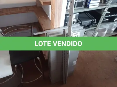 LOTE 197 - 01 ESTANTE DE AÇO DESMONTADA COM 05 PRATELEIRAS. (NOVO) (NO ESTADO) ATENÇÃO! FAZER A VISITAÇÃO ANTES DE ARREMATAR, NÃO SABEMOS SE FUNCIONA. LEILÃO NÃO TEM GARANTIA E NEM DEVOLUÇÃO, SUJEITO A POSSÍVEIS AVARIAS VISÍVEIS/OCULTAS E/OU AUSÊNCIA DE COMPONENTES.