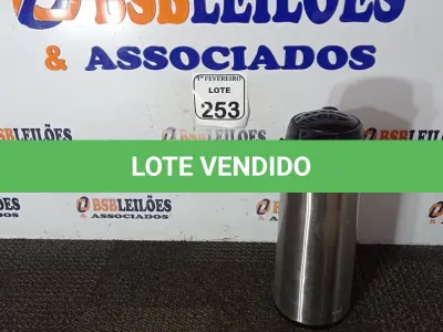 LOTE 253 - 01 GARRAFA TÉRMICA. (NO ESTADO) ATENÇÃO! FAZER A VISITAÇÃO ANTES DE ARREMATAR, NÃO SABEMOS SE FUNCIONA. LEILÃO NÃO TEM GARANTIA E NEM DEVOLUÇÃO, SUJEITO A POSSÍVEIS AVARIAS VISÍVEIS/OCULTAS E/OU AUSÊNCIA DE COMPONENTES.