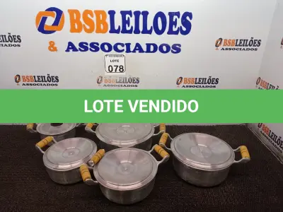 LOTE 078 - O1 CONJUNTO DE PANELAS EM ALUMÍNIO. (NOVO) (NO ESTADO) ATENÇÃO! FAZER A VISITAÇÃO ANTES DE ARREMATAR, NÃO SABEMOS SE FUNCIONA. LEILÃO NÃO TEM GARANTIA E NEM DEVOLUÇÃO, SUJEITO A POSSÍVEIS AVARIAS VISÍVEIS/OCULTAS E/OU AUSÊNCIA DE COMPONENTES.