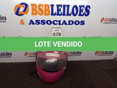 LOTE 079 - 01 CHAPINHA, 01 MÁQUINA PARA CORTAR CABELO E 01 CAPACETE FEMININO PARA MOTO. (NO ESTADO) ATENÇÃO! FAZER A VISITAÇÃO ANTES DE ARREMATAR, NÃO SABEMOS SE FUNCIONA. LEILÃO NÃO TEM GARANTIA E NEM DEVOLUÇÃO, SUJEITO A POSSÍVEIS AVARIAS VISÍVEIS/OCULTAS E/OU AUSÊNCIA DE COMPONENTES.