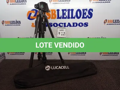 LOTE 157 - 01 TRIPÉ MARCA TOMATE MODELO MTG-3016. (NO ESTADO) ATENÇÃO! FAZER A VISITAÇÃO ANTES DE ARREMATAR, NÃO SABEMOS SE FUNCIONA. LEILÃO NÃO TEM GARANTIA E NEM DEVOLUÇÃO, SUJEITO A POSSÍVEIS AVARIAS VISÍVEIS/OCULTAS E/OU AUSÊNCIA DE COMPONENTES.